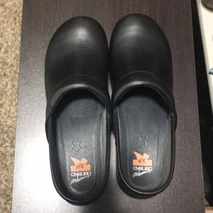 Dansko xp slip resistant clogs
